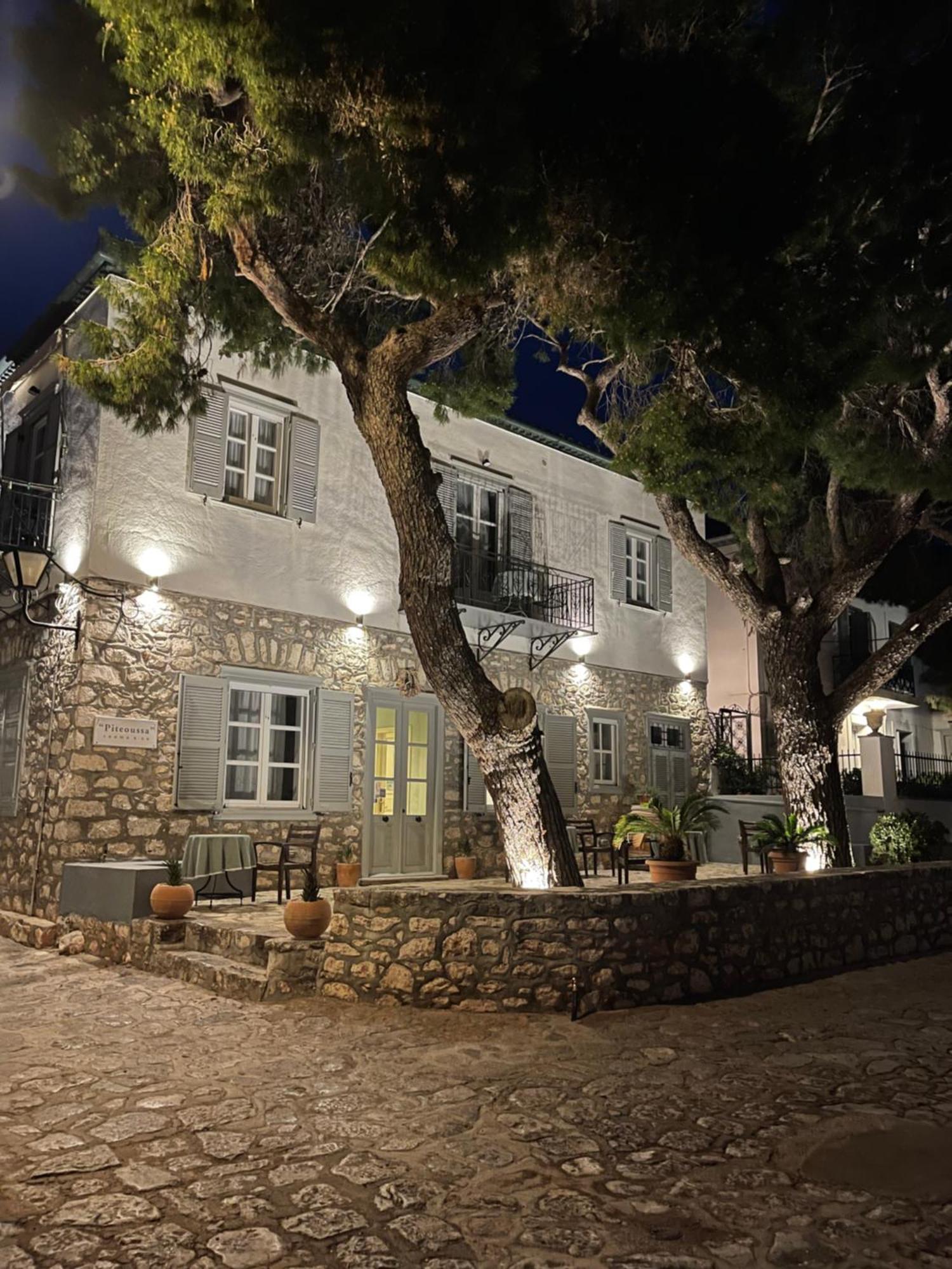 Piteoussa Rooms Хидра Екстериор снимка